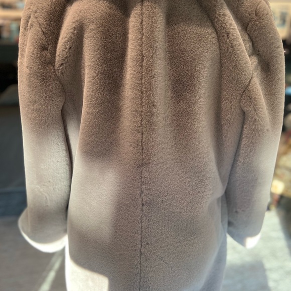 Keepsake faux violet fur coat. Size m - Picture 9 of 14